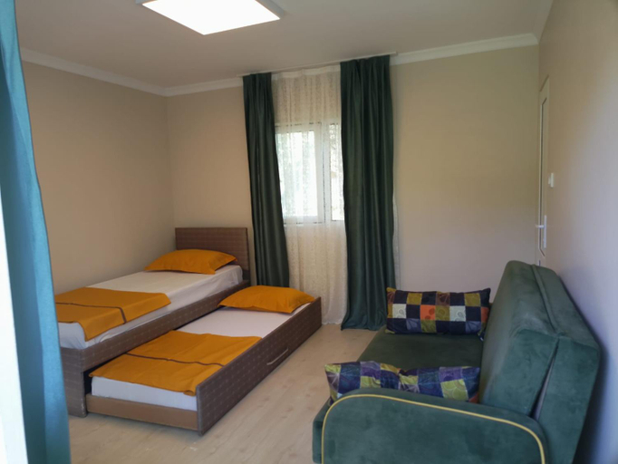 Others 4, Cicek Evler Tatil Koyu, Armutlu