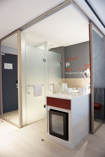 bathroom 13