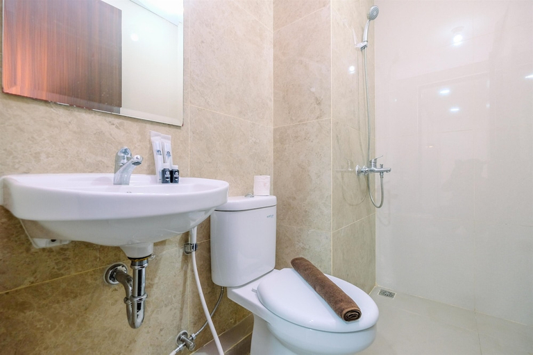 Bathroom 2, Nice And Elegant 2Br At Transpark Cibubur Apartment, Depok