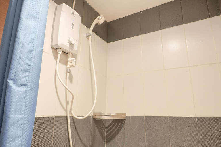 Bathroom 5, Combine 2Br At Cinere Bellevue Suites Apartment, Depok