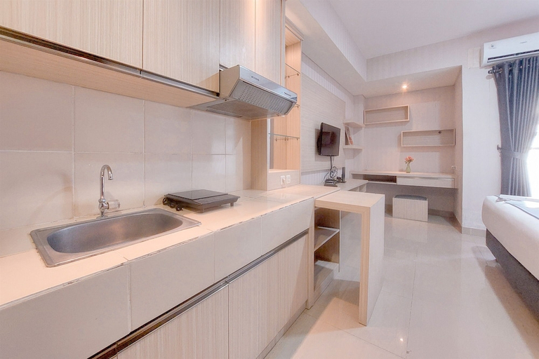 Others 2, Cozy Living Studio At Paramount Skyline Apartment, Tangerang