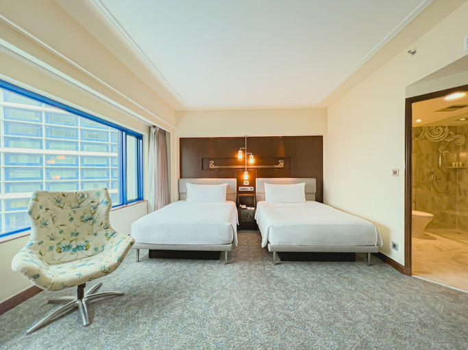 bedroom 12