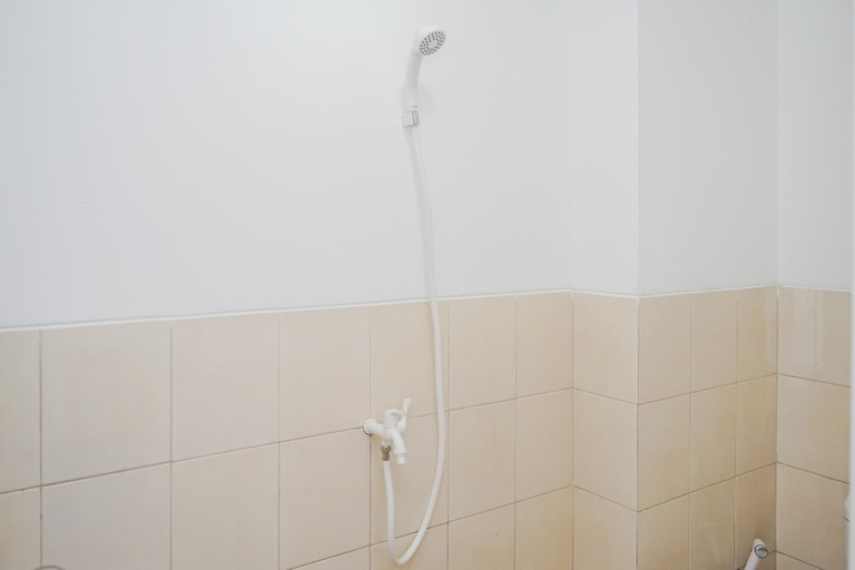 Bathroom 3, New and Simply Studio at Urbantown Serpong Apartment, Tangerang Selatan