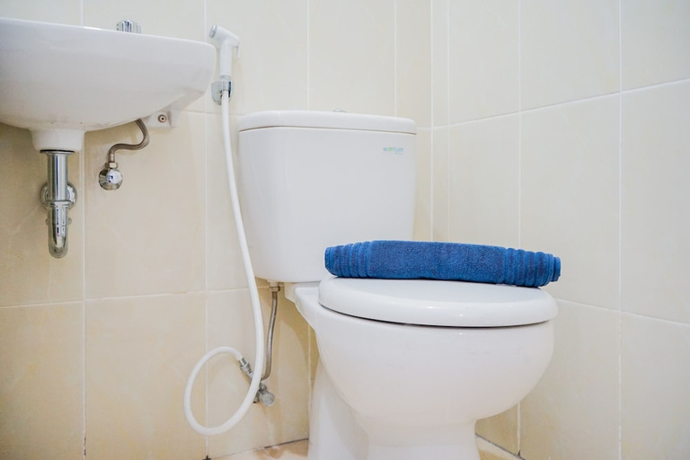 Bathroom 3, Simply and Homey 1BR Apartment at M Town Residence, Tangerang