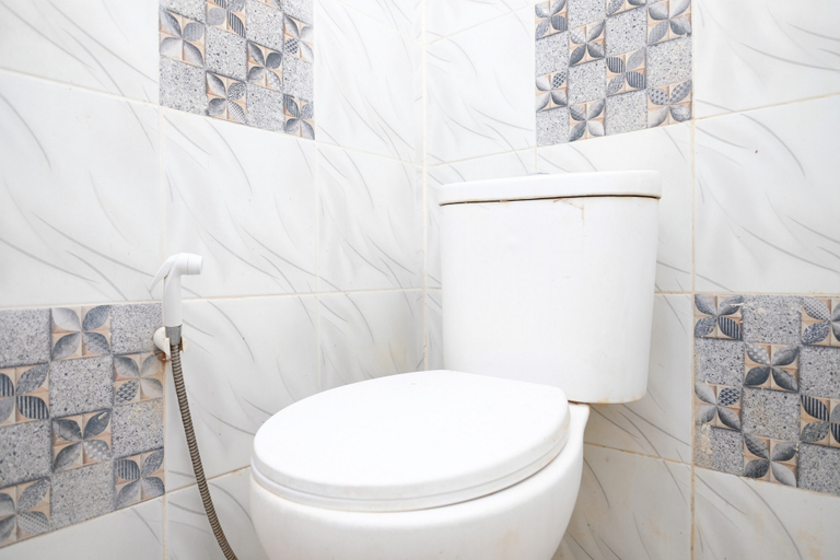 Bathroom, RedDoorz near Lippo Mall Yogyakarta 3, Yogyakarta