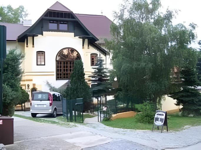 Others 5, Zamok u Grofa, Nitra