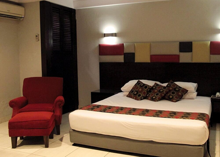 bedroom 6