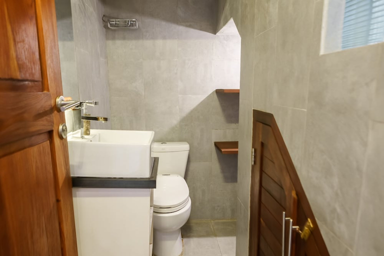 Bathroom 2, Villa Orange - 900m from Beach, Badung