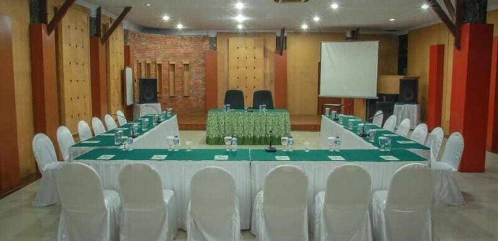 Business Facilities 4, Horison Tirta Sanita Kuningan, Kuningan