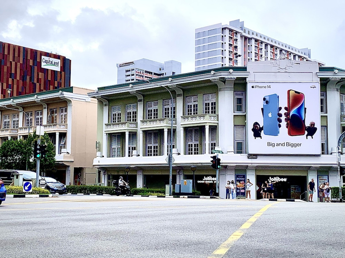 Exterior & Views