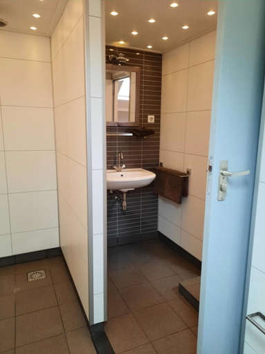 Others 3, B & B Ayo, Westerveld