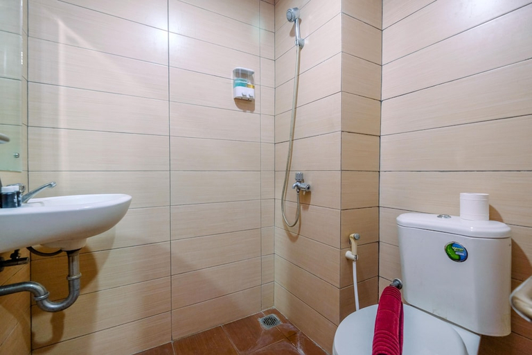 Bathroom 2, Comfy And Modern Margonda Residence 5 Studio Apartment, Depok