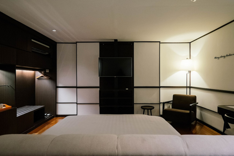 bedroom 18