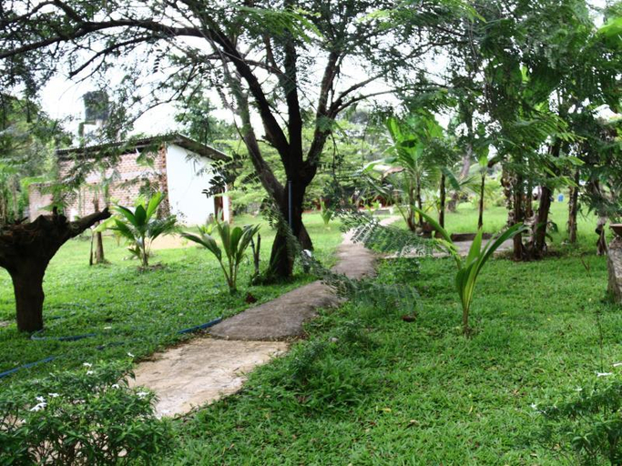 Others 5, Mihini Hotel, Hingurakgoda