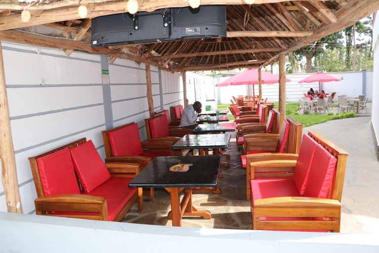 Food & Drinks 5, QUEENS COURT HOTEL, Kisauni