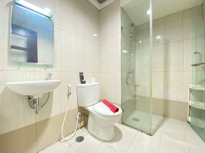 Bathroom 3, Spacious Studio Room At Tamansari La Grande Apartment Near Bip, Bandung