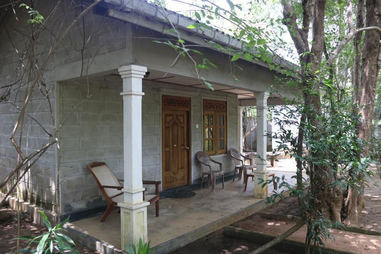 Others 4, Paradise Guest, Hingurakgoda