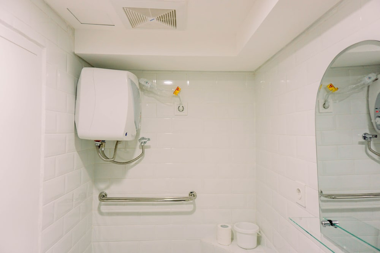 Bathroom 5, Modern And Cozy Studio Loft Apartment At Kingland Avenue, Tangerang