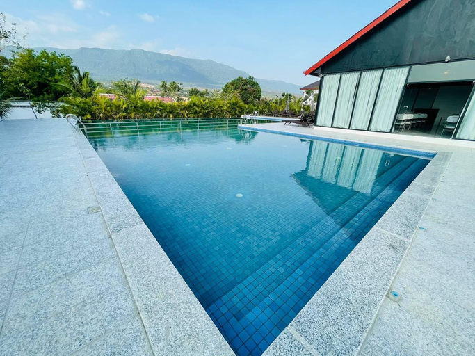 Swimming pool [outdoor], Prek Kdat Resort, Kampot