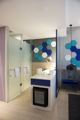 bathroom 16