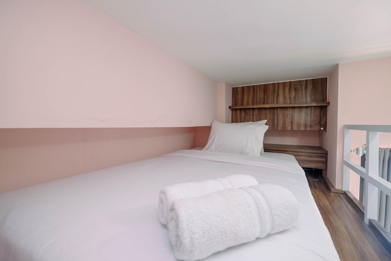 Bedroom 5, Minimalist and Comfy Studio Dave Apartment By Travelio, Depok