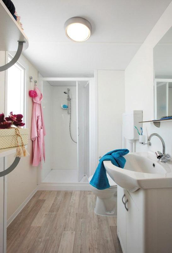 Bathroom 3, Sporting Club Village, Trapani