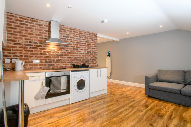 Others 2, Tavmar Apartments, Lincolnshire