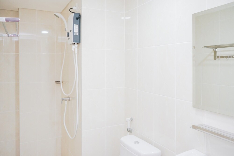 Bathroom 2, Great Choice 2BR Apartment at M-Town Residence, Tangerang