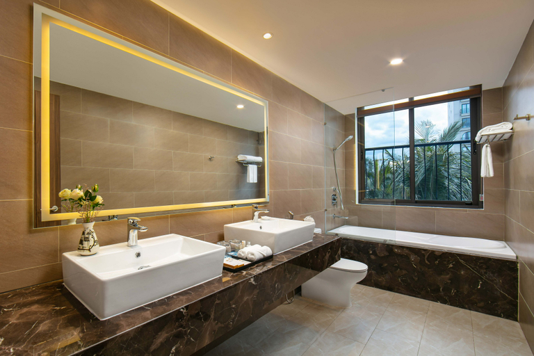 Bathroom 5, Nesta Hotel Danang, Da Nang