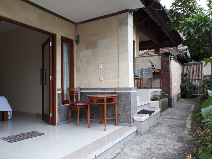 balcony 11
