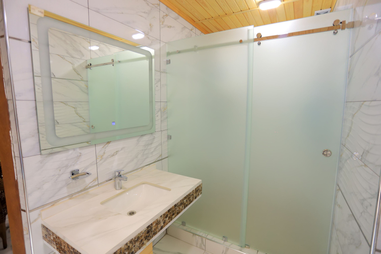 Bathroom 4, DERA Hotel, Buxoro