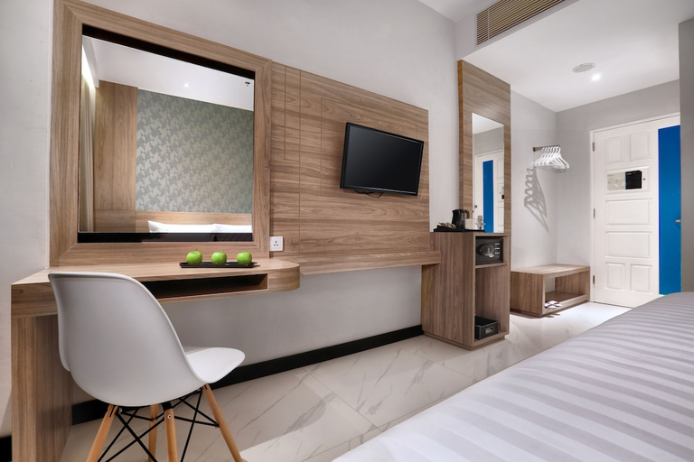 bedroom 9