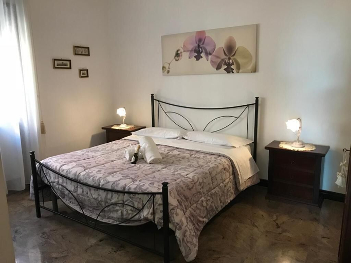 Bedroom 3, La Maison Royale, Rome