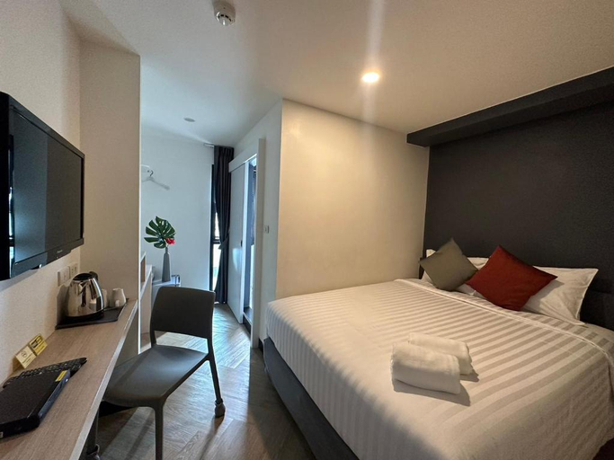 Bedroom 3, 14 Sathorn Hotel, Khlong San