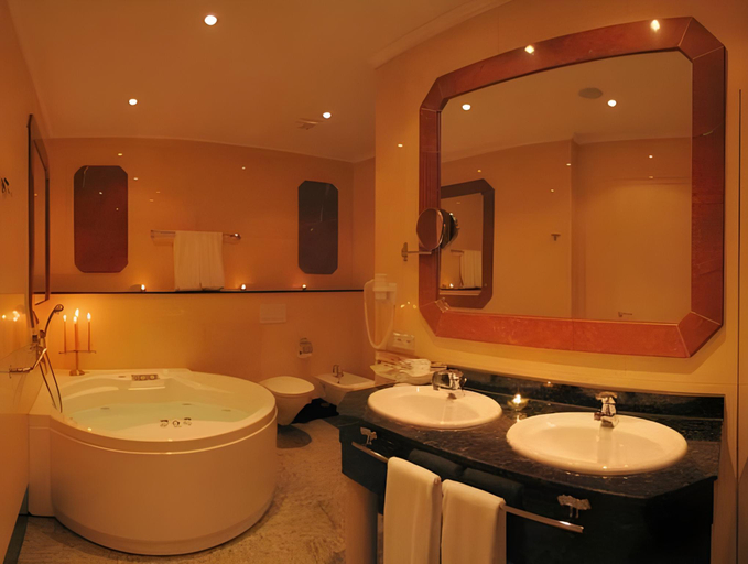 Bathroom 2, Häckers Hotel, Rhein-Lahn-Kreis