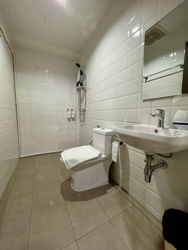 Bathroom 4, Takka Hotel - Bearing, Muang Samut Prakan
