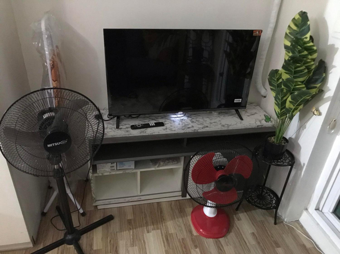 Others 5, 5 minutes to Jazz Mall! Studio-type condo 100mbps, Makati City