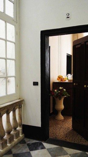 Others 3, Palazzo Zecchino B&B, Genova