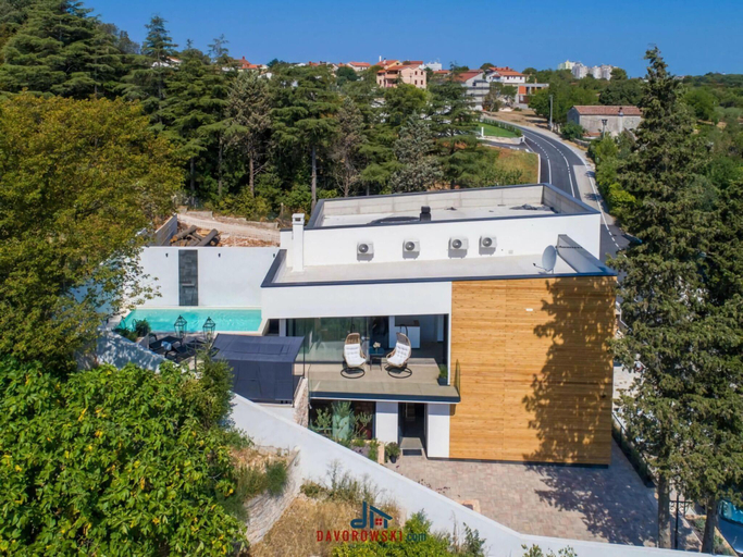 Others 3, Villa Barmel II, Medulin