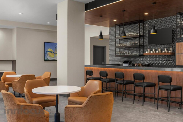Food & Drinks 5, Hyatt Place Mississauga / Airport Corporate Centre, Peel