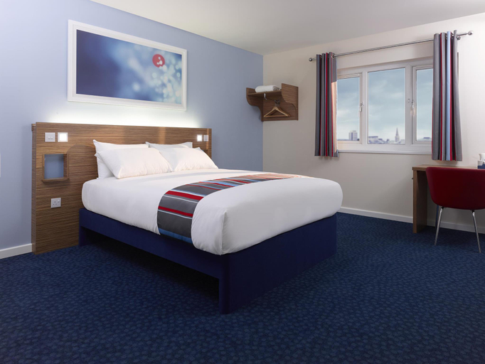 Bedroom 2, Travelodge St Austell, Cornwall