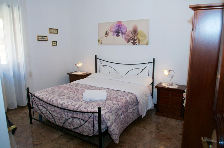 Bedroom 2, La Maison Royale, Rome