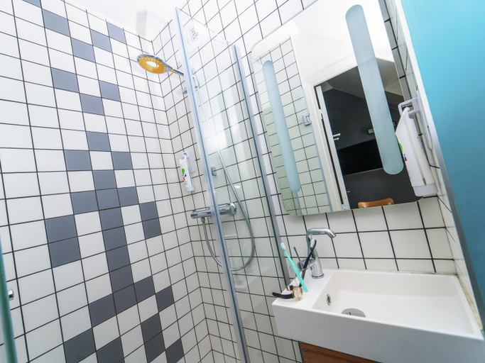 Bathroom 4, ibis Styles Paris Place d'Italie Butte aux Cailles, Paris
