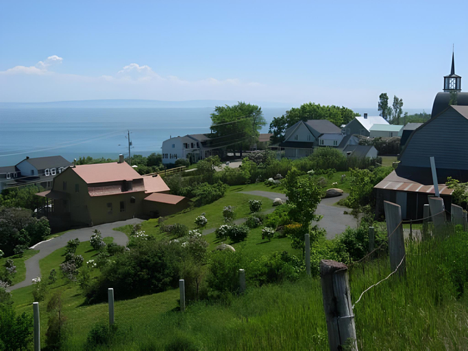 Others 4, Auberge des Eaux Vives, Charlevoix-Est