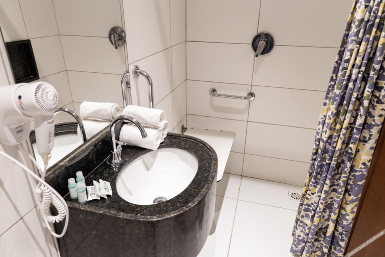 Bathroom 3, Aquidabã Praia Hotel, Fortaleza