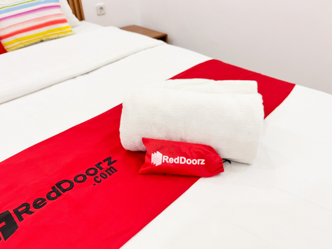 Bedroom 2, RedDoorz near Alun Alun Tanjunganom Nganjuk 2, Nganjuk