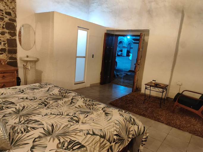 Others 4, Habitacion en casona con patio central, Atlixco