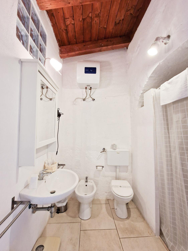 Bathroom 4, Parco della Vigna, Taranto