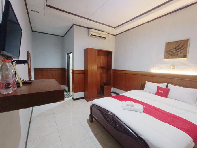 Hotel Istana Syariah Pekalongan by Hello Room Room Type - Standard Room