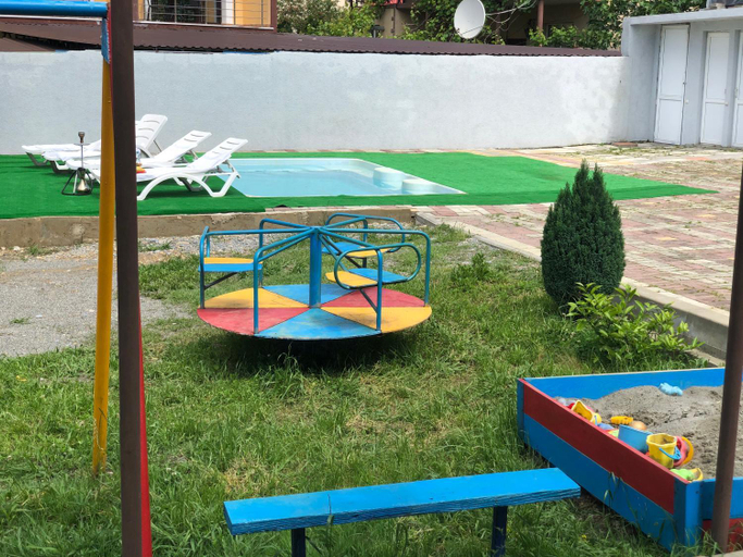 Others 4, Uyutniy Prichal, Sochi gorsovet